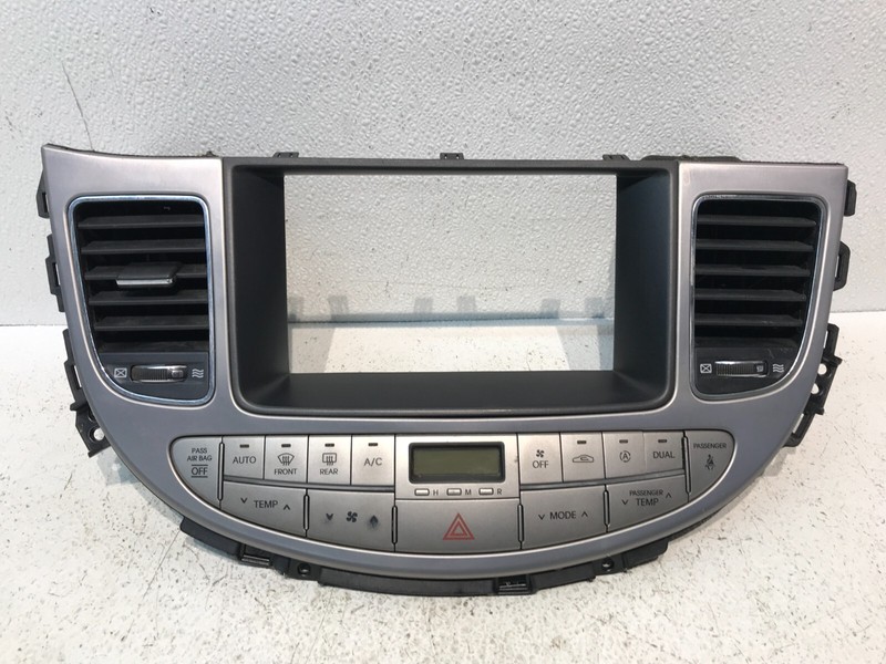 09 10 11 12 Hyundai Genesis AC Heat Center Dash Climate Control OEM 97250-3M700