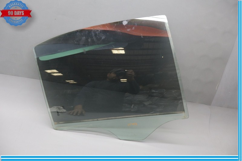 08-14 Mercedes W204 C300 C63 AMG Rear Right Passenger Side Door Window Glass Oem
