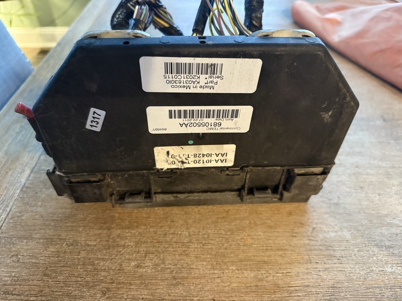DODGE NITRO JEEP LIBERTY Main Fuse Box BCM OEM 2011 68105502AA
