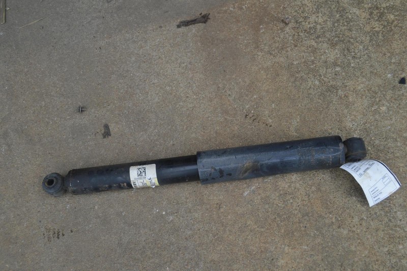 2016-2019 CHEVY/GMC SUBURBAN RWD REAR RIGHT PASSENGER SHOCK STRUT ABSORBER OEM
