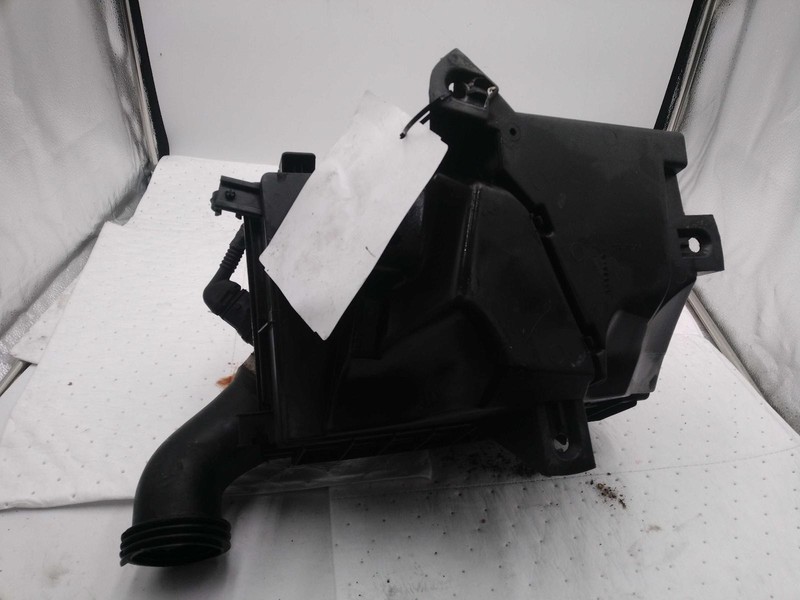 Used Air Cleaner Assembly fits: 2006 Volvo 80 SERIES SW w/turbo exc. R model B52