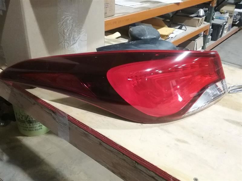 Driver Tail Light Sedan Quarter Panel Mounted Fits 14-16 ELANTRA 2950594