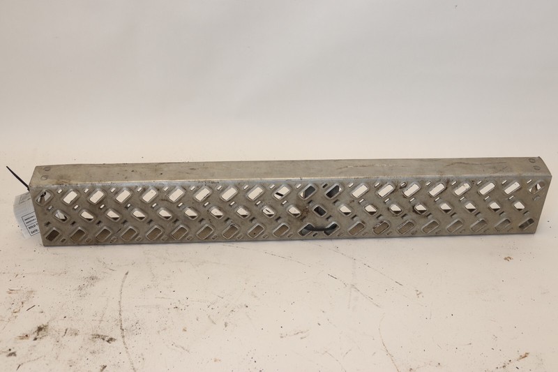 2012 KENWORTH T800 FUEL TANK STEP PLATE PANEL STEP 30' X 4.5' IN OEM
