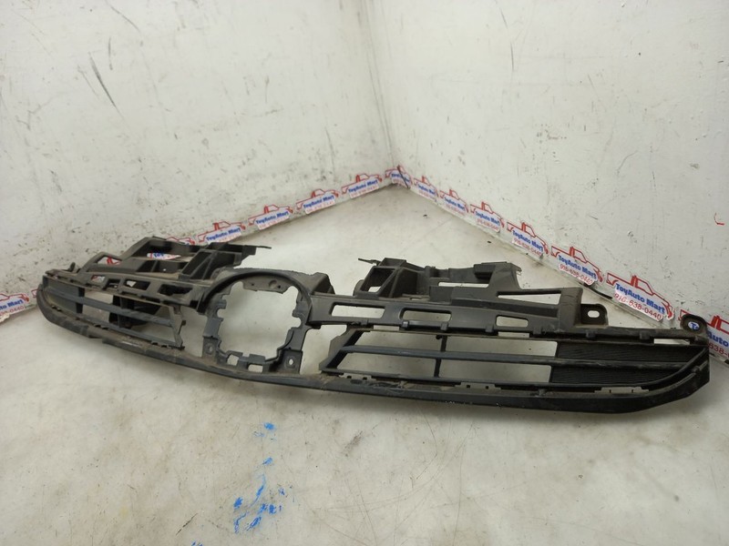 19 20 21 22 TOYOTA PRIUS L UPPER GRILLE VIN FU 7TH & 8TH