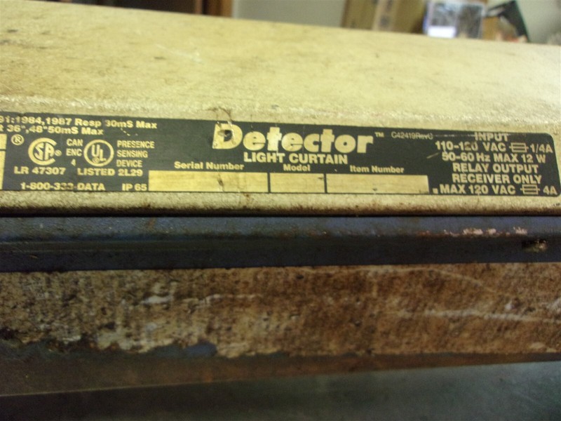 Detector Light Curtain C42419 Rev C LR 47307 110-120VAC Y4A Max12W