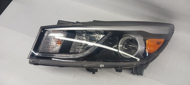15-'18 KIA SEDONA Left driver headlight halogen OEM Grade A!