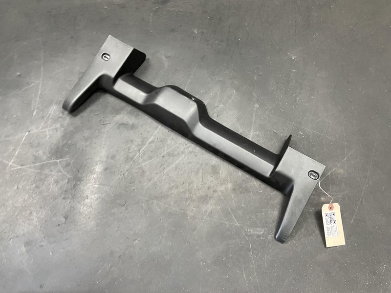 2nd Row Rear Left Seat Track Rear Cover 2020 GMC Acadia 84412760 2021 2022 2023