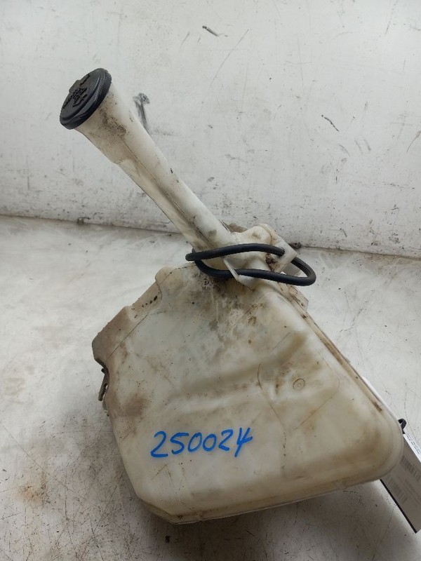 06 07 08 09 10 11 12 TOYOTA YARIS S WINDSHIELD WASHER RESERVOIR US MARKET