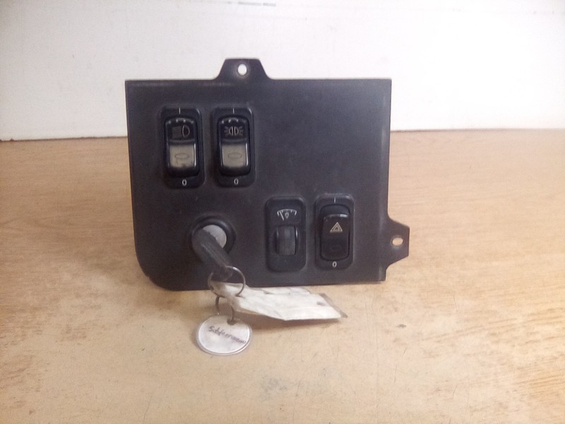 Peterbilt 379 S64-6015-340 Switch Panel W/Key