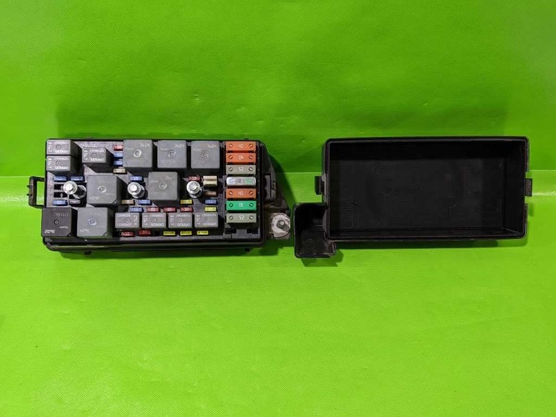 06 07 VUE 3.5L FUSE BOX OEM 4514-14
