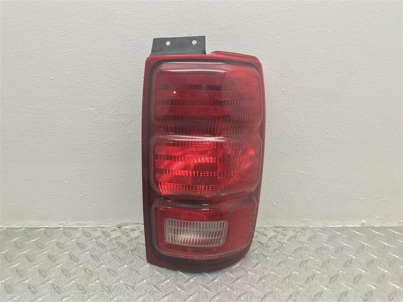 97-02 FORD EXPEDITION RH PASSENGER TAIL LIGHT OEM F75Z-13404-AB