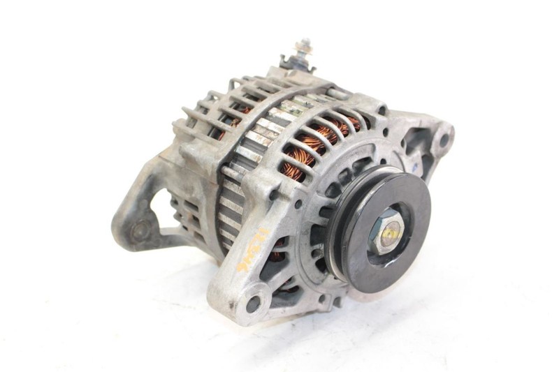 95-97 Nissan Pickup D21 Engine Alternator Assembly