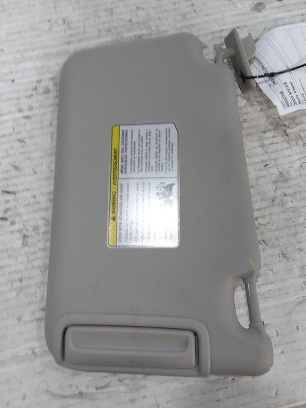 2022 Nissan Kicks Right Sun Visor White OEM Used 664498 78K Miles