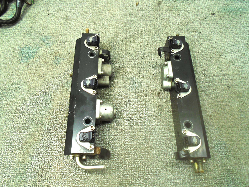 PORT/STARBOARD FUEL RAILS W INJECTORS 852378T5 852379T5 MERCURY OPTIMAX 135 150