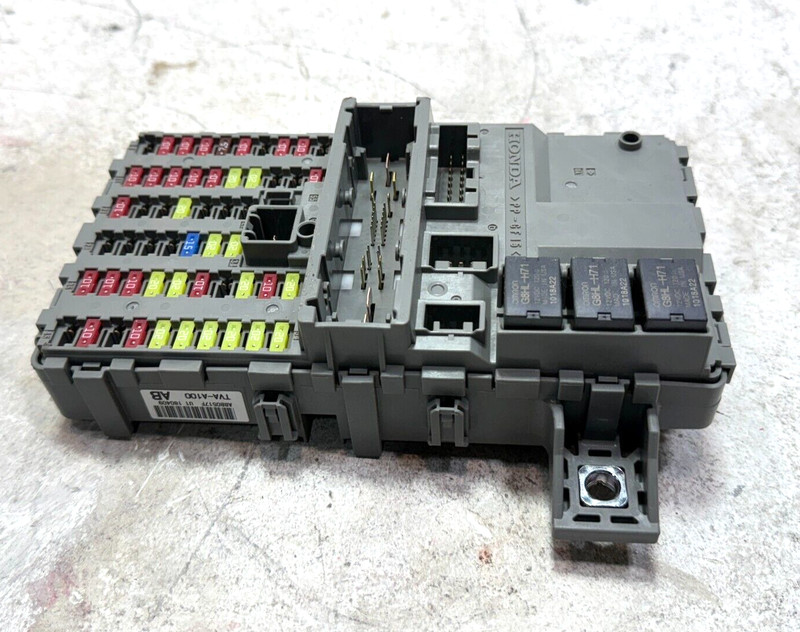 2018-2020 HONDA ACCORD HYBRID ENGINE FUSE RELAY BOX JUNCTION BLOCK UNIT OEM