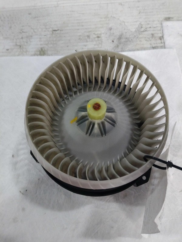 2017 Dodge Journey HVAC Blower Motor OEM 68232372AA 122K Miles Red