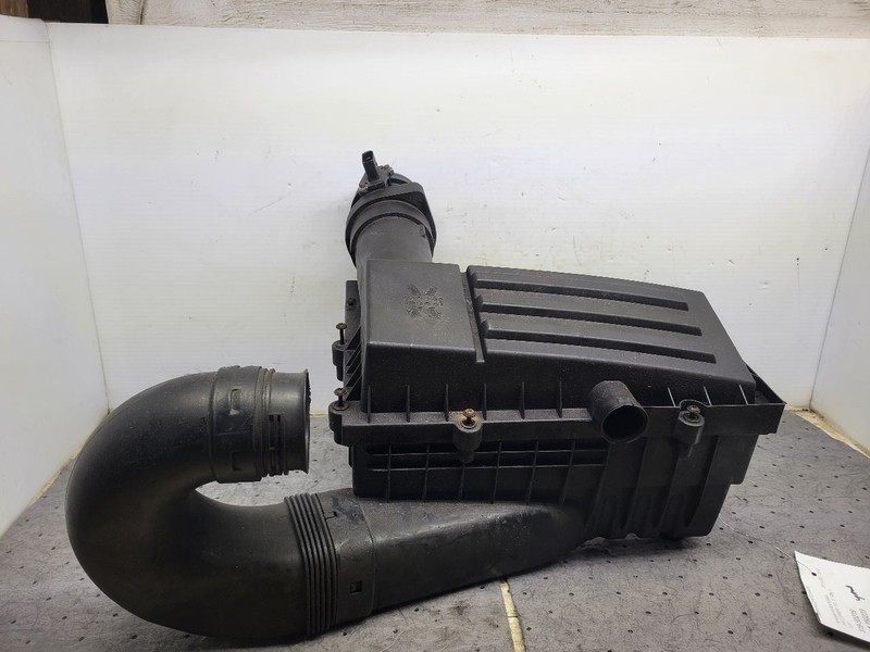 Air Cleaner Germany Built VIN W 1st Digit Limited Fits 09-18 TIGUAN 1618106