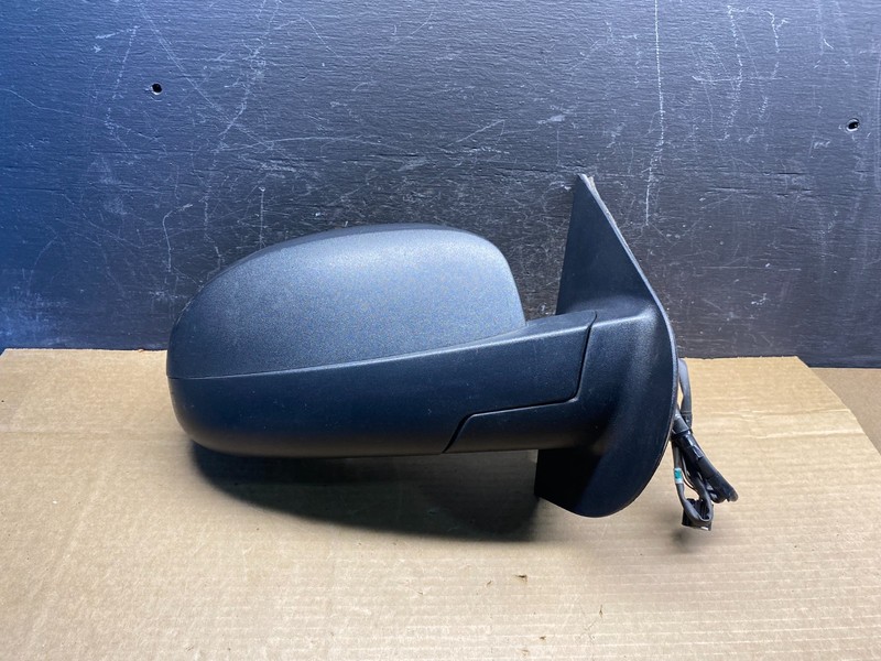 2007-2014 Chevrolet Avalanche Right Passenger View Turn Sgn Door Mirror AD9680