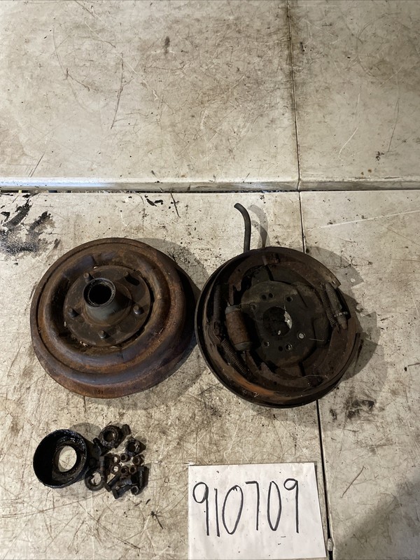1963-64 Studebaker Champ Front Left Hub Drum & Backing Plate Assembly 5x5”