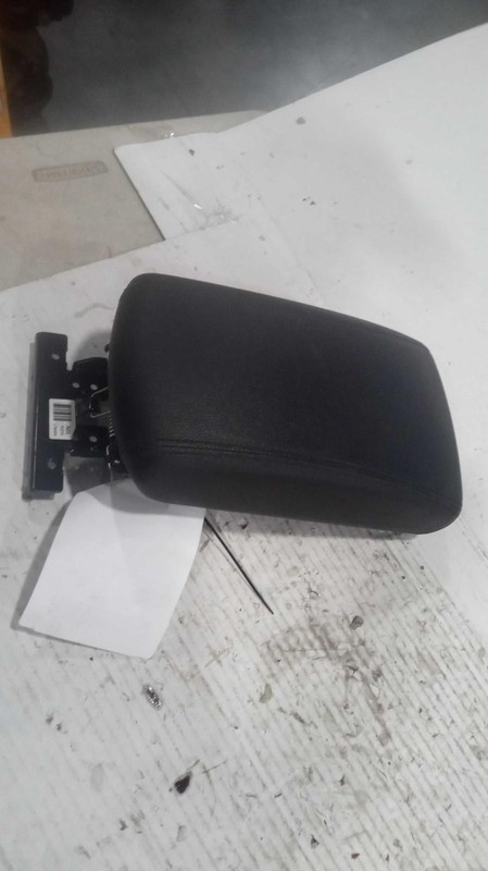 2017 Hyundai Tucson Grey Center Console Lid OEM 34490 - Used, 91K Miles