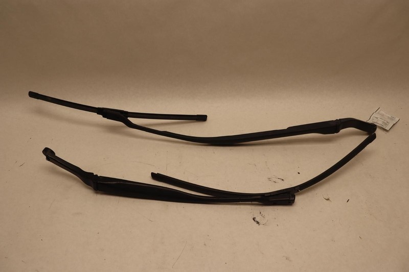 2014-2020 MASERATI QUATTROPORTE FRONT LEFT & RIGHT WINDSHIELD WIPER ARM PAIR OEM