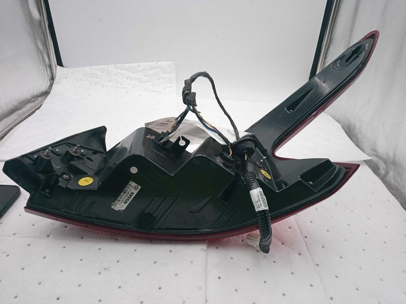2017 Nissan Maxima Left Tail Light Assembly White OEM 66729 Used 146K Miles