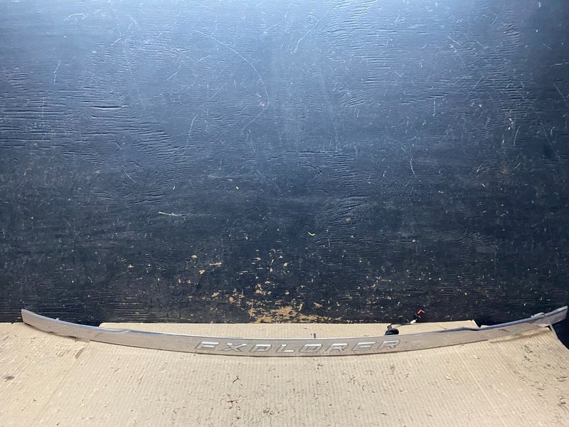 2011 to 2014 Ford Explorer Rear Tailgate Gate Trim Molding W/O Camera X9397 DG