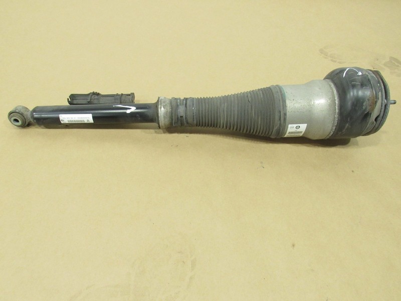 18-20 Mercedes S560 W222 2019 AWD Rear Right Passenger Strut Shock Air |:O