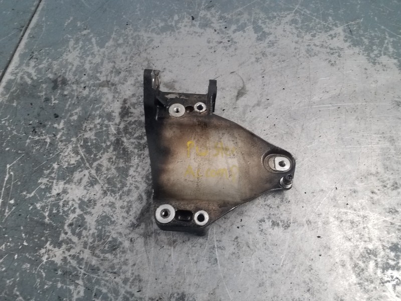 2012 Ferrari FF F140 EB V12 6.3L A/C Compressor Mount Bracket #8196 Z4