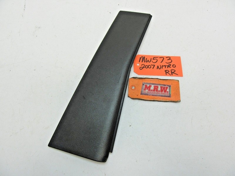 RIGHT REAR DOOR PANEL MOLDING TRIM OUTER GLASS FINISH CORNER PASSENGER RR R