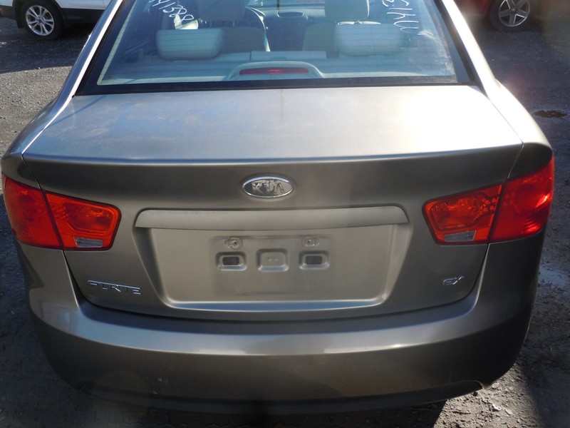 2010 10 Kia Forte Sedan Rear Trunk Deck Lid W/O Camera OEM IM