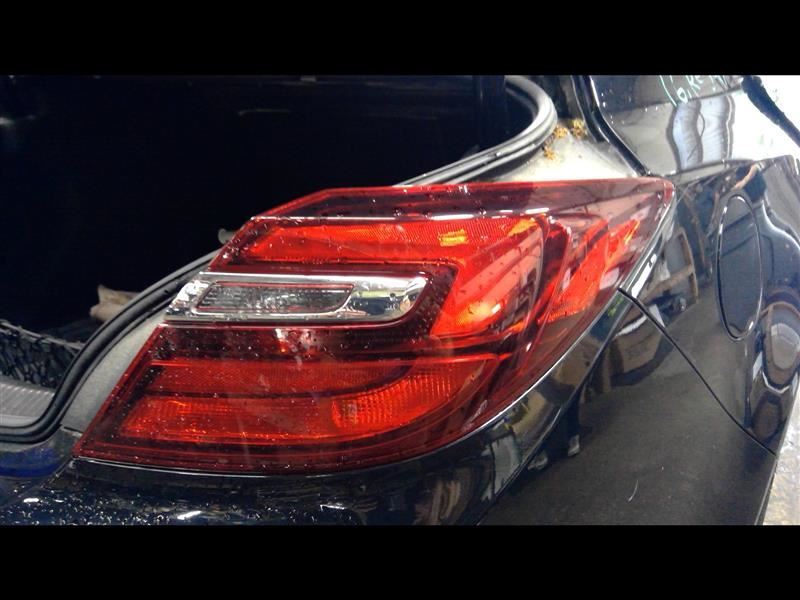 REGAL 2016 Tail Light 1431686