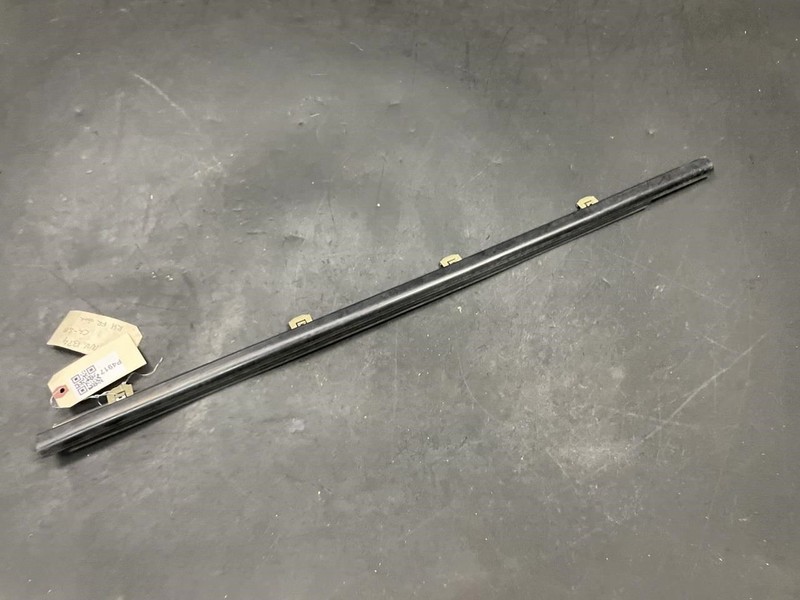 Front Right Door Window Belt Molding 2019 Chevrolet Silverado 1500 2014 - 2018