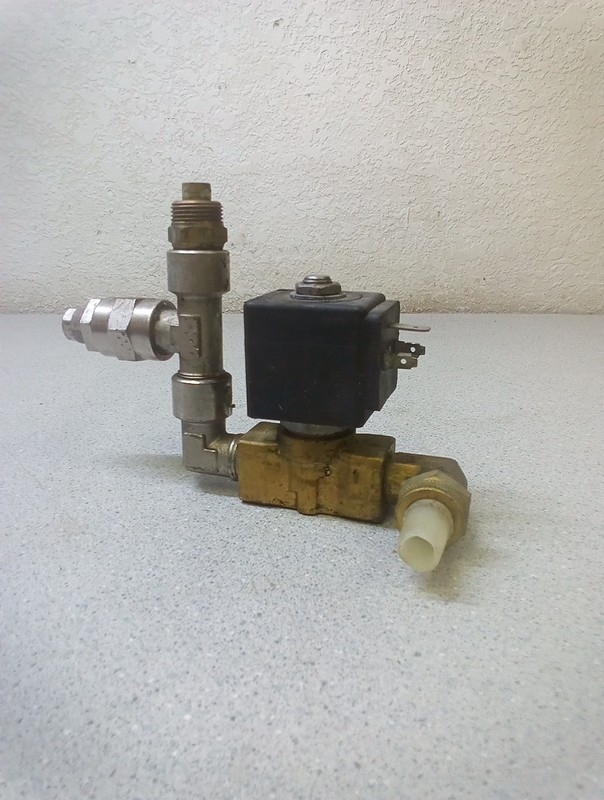 Parker Lucifer Direct Solenoid Valve (121K3306)