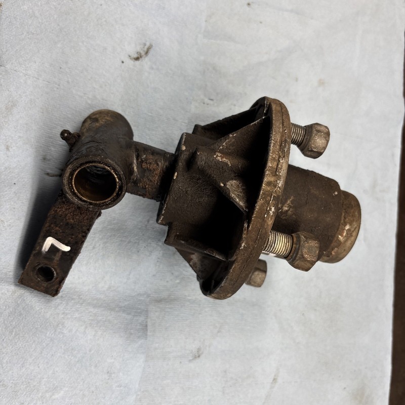 1980’s Vintage EZGO Golf Cart Front LeftSpindle Wheel Hub Good