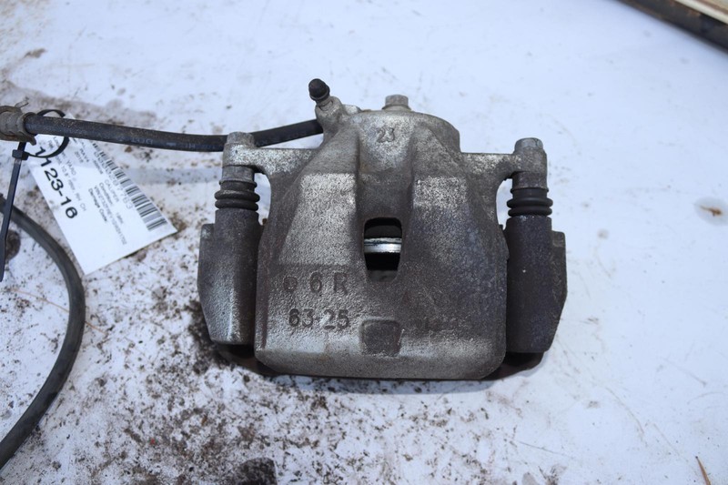 2006-2018 TOYOTA RAV4 FRONT RIGHT PASSENGER SIDE BRAKE CALIPER W/ HOSE OEM