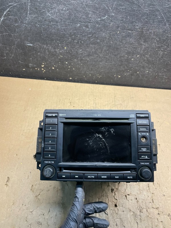 2005 2007 Jeep Dodge Chrysler Screen Display CD Player Satellite Radio W4447 DG