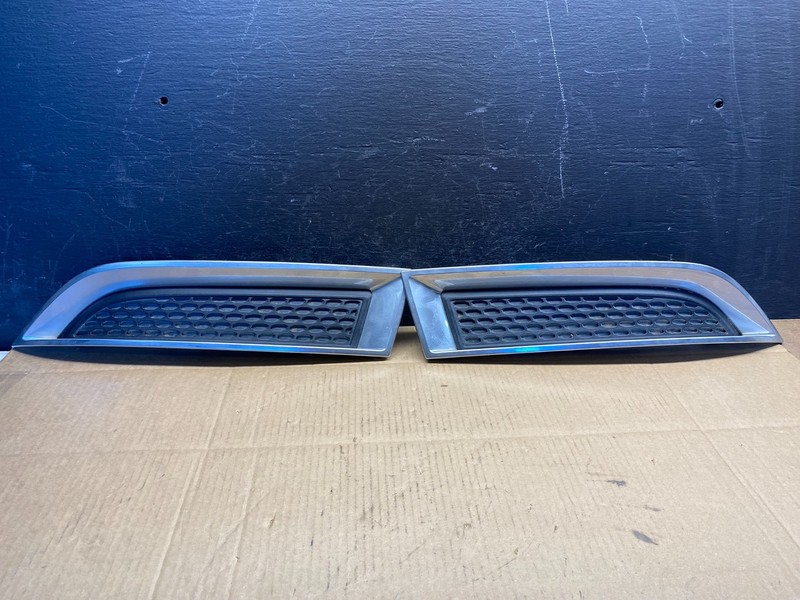 2013 to 2016 GMC Acadia Right+Left Set Upper Bumper Grille Cover OEM ad5039 DG