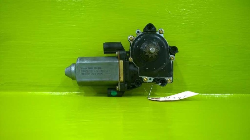 96 97 98 99 00 01 02 Z3 PASSENGER RIGHT FRONT WINDOW MOTOR OEM 3287-6