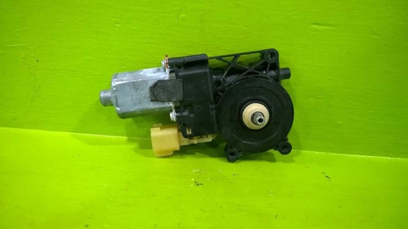 15-20 F150 LARIAT 5.0L AT 4DR DRIVER LEFT FRONT WINDOW MOTOR OEM 2670-90