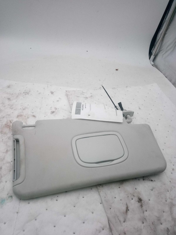 2016 Jeep Renegade Sun Visor Green Used OEM Part 601536 124k Miles