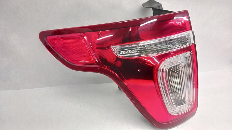 11-'15 FORD EXPLORER Left driver Taillight w/twist in bulbs OEM Grade A!
