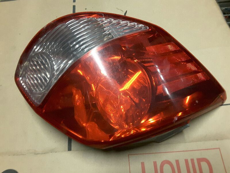 03 04 TOYOTA MATRIX L. TAIL LIGHT THRU 4/04 138422
