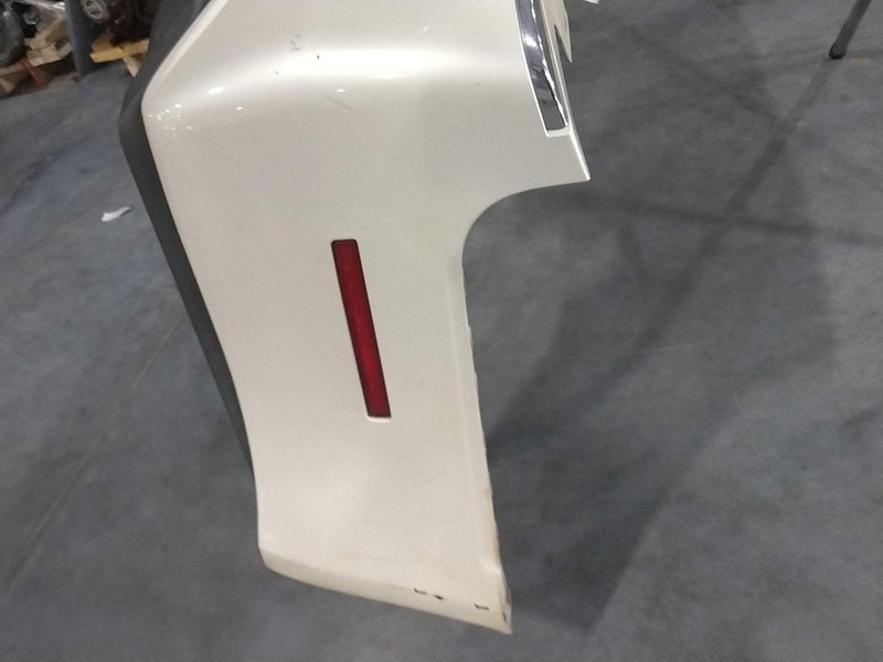 2009 Cadillac CTS White Rear Bumper Assembly OEM 15266713 110K Miles