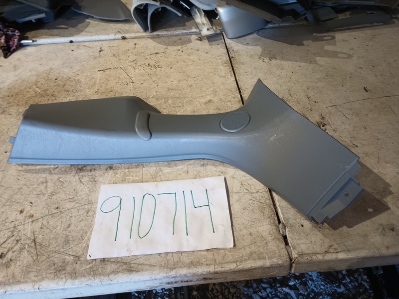 02-05 Mercedes W163 ML500 ML320 ML350 Right D-Pillar Cover Trim 1636904840