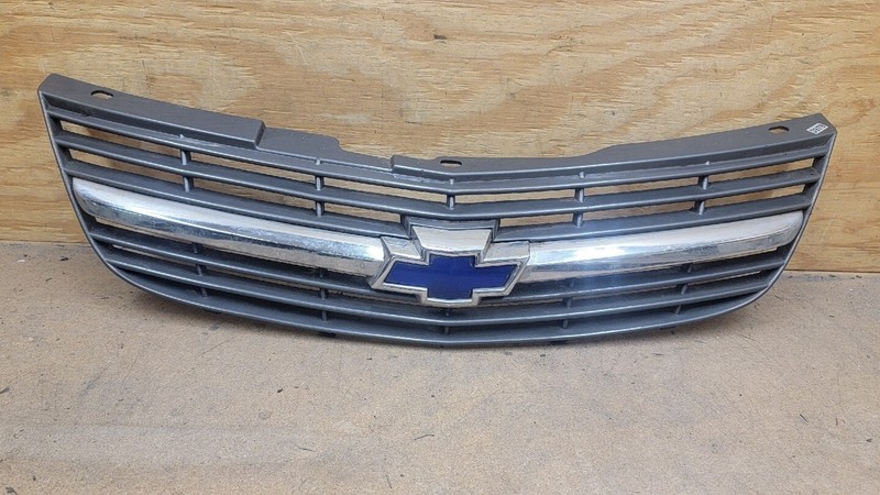 2000 2001 2002 2003 2004 2005 Chevy Impala Front Upper Grille W/Blue Emblem OEM