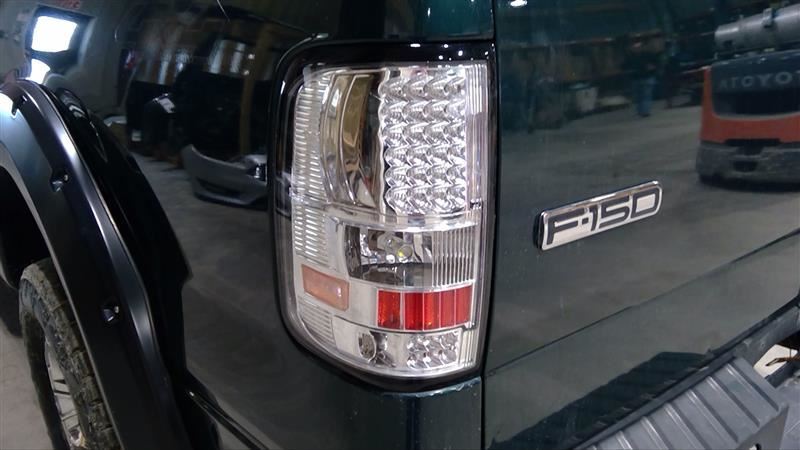 F1502007 Tail Light 3209315