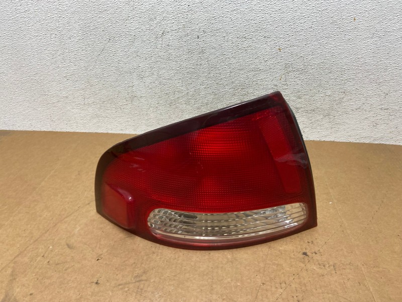 2000 2001 2002 2003 Nissan Sentra Left Driver Side Tail Light OEM AE3141 LK
