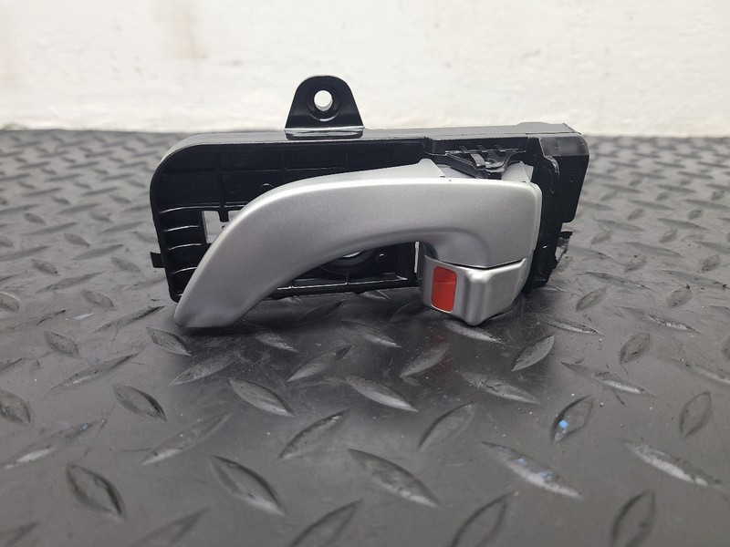 06-08 Hyundai Sonata Left Driver Inside Handle OEM 82610-3K020-XZ
