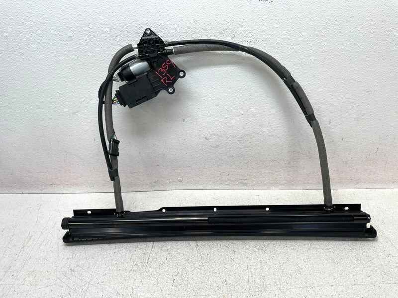 14-17 Maserati Quattroporte S Rear Left Door Window Sun Shade W/Motor 1359 OEM